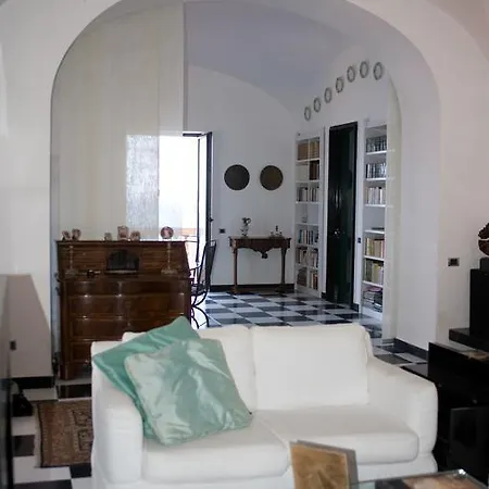 Margi ヴィーコ・エクエンセ